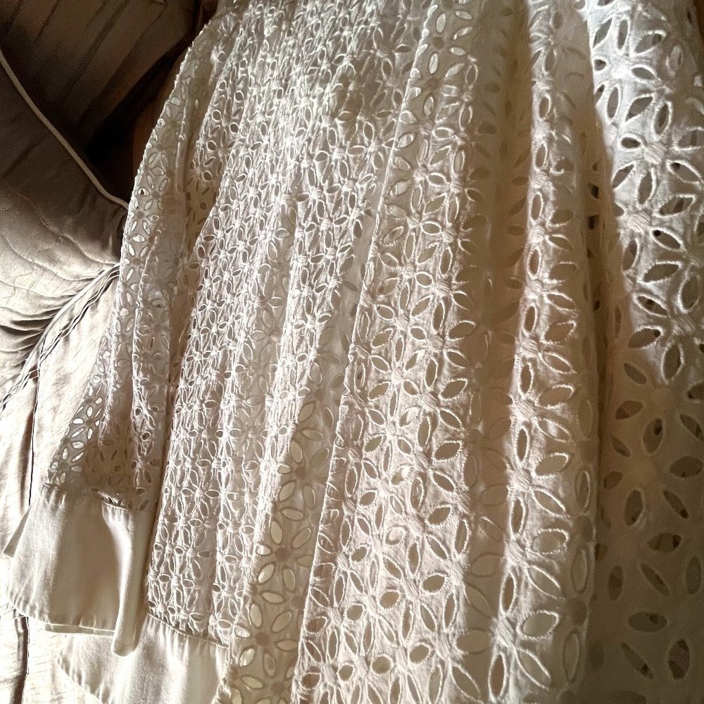 Love...Ady beautiful Islet Lacey Skirt